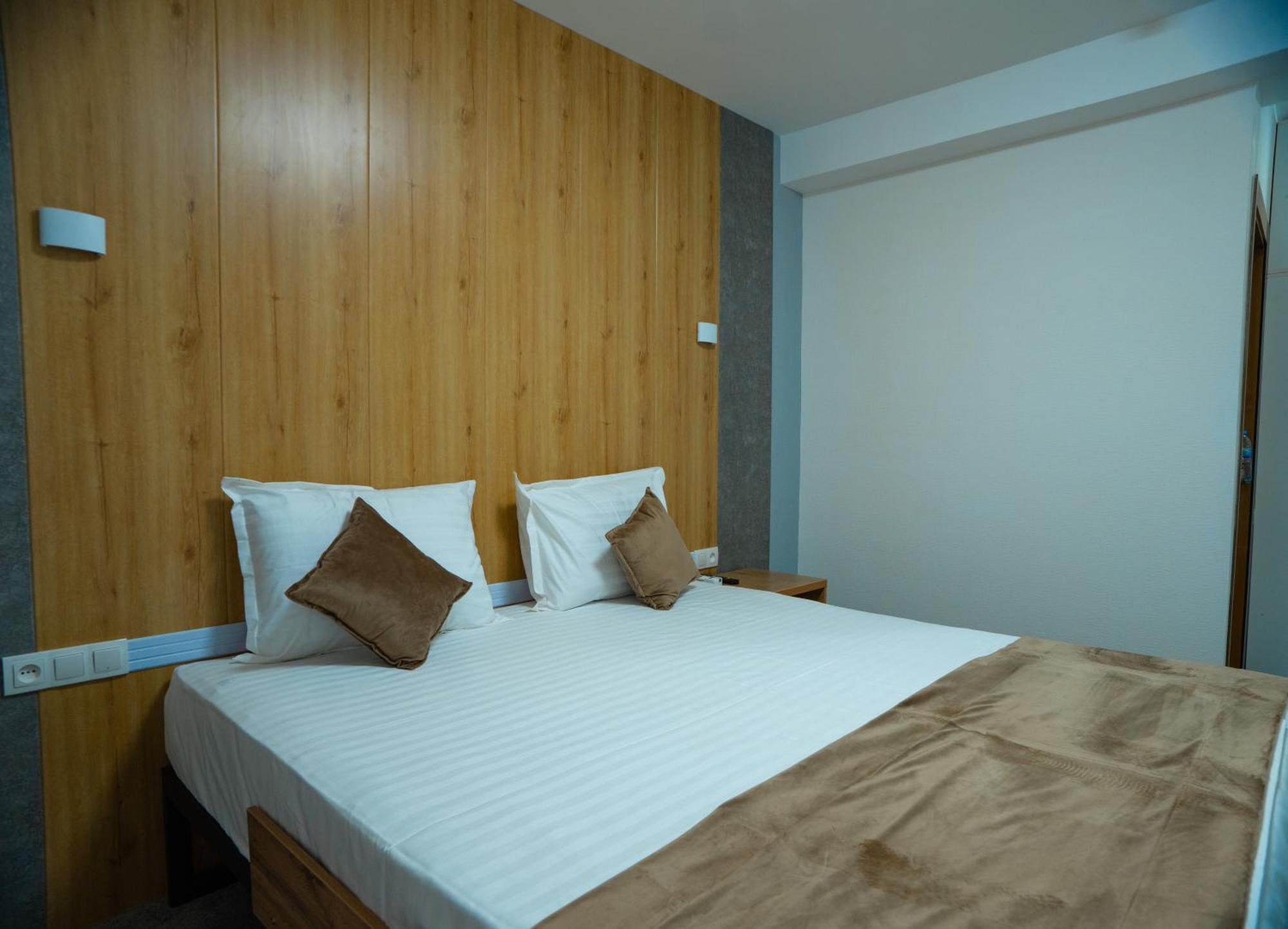 Art Plaza Hotel Tashkent Bagian luar foto